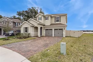 594 Via Bella Ct, Howey in the Hills, FL 34737 - Photo 3