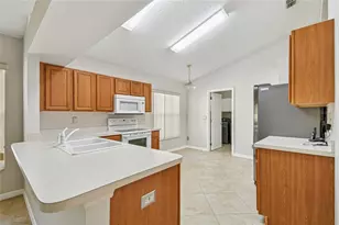 3827 Eversholt St, Clermont, FL 34711 - Photo 7