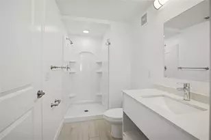 1210 Southstation Pl, Orlando, FL 32809 - Photo 17