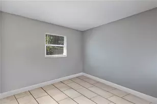 9220 N 13th St, Tampa, FL 33612 - Photo 11