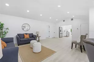 2815 W Bay Haven Dr, Tampa, FL 33611 - Photo 11