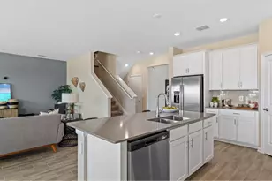 3032 Namaste Dr, Clermont, FL 34714 - Photo 3