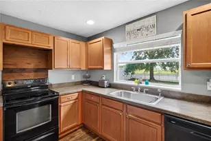 1777 Strathmore Cir, Mount Dora, FL 32757 - Photo 11