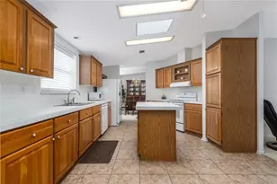 606 Mooring Ln, Edgewater, FL 32141 - Photo 3