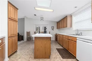 606 Mooring Ln, Edgewater, FL 32141 - Photo 13