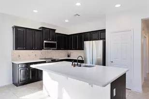 1319 Yorkshire Ct, Davenport, FL 33896 - Photo 5