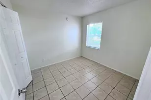 7177 E Bank Dr, Tampa, FL 33617 - Photo 7