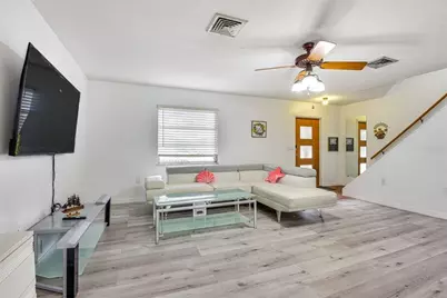 4831 Greenleaf Road, Sarasota, FL 34233 - Photo 9