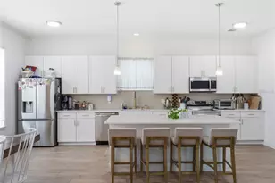 712 Reflection Lake Dr, Orlando, FL 32807 - Photo 7