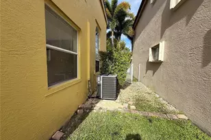 9936 Woodworth Ct, Wellington, FL 33414 - Photo 3