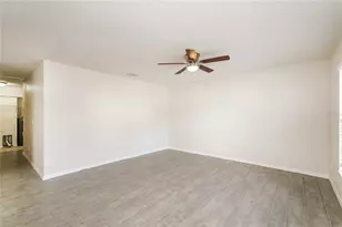 2427 18th St S, Saint Petersburg, FL 33712 - Photo 3