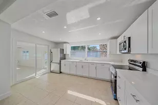 2138 Pine Terrace, Sarasota, FL 34231 - Photo 5