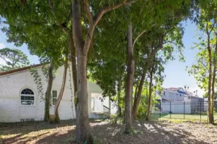 2921 La Concha Dr, Clearwater, FL 33762 - Photo 3