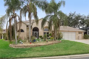 5740 Bounty Cir, Tavares, FL 32778 - Photo 3