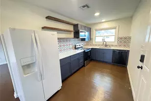 825 Poinsettia Dr, Eustis, FL 32726 - Photo 3