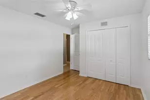 4240 N Landmark Dr, Orlando, FL 32817 - Photo 31