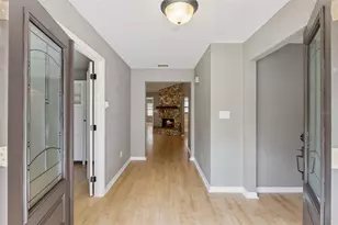 4240 N Landmark Dr, Orlando, FL 32817 - Photo 5