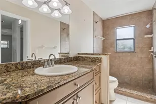 4240 N Landmark Dr, Orlando, FL 32817 - Photo 23