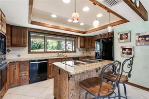 112 1st St, Tavares, FL 32778 - Photo 15