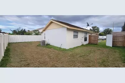 3190 Smoke Signal Circle, Kissimmee, FL 34746 - Photo 9