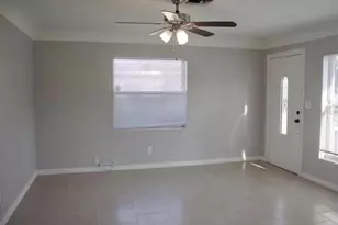 2728 39th Ave N, Saint Petersburg, FL 33714 - Photo 9