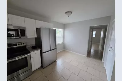 2728 39th Avenue N, Saint Petersburg, FL 33714 - Photo 3