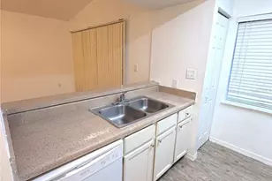 202 Riverbend Dr, Altamonte Springs, FL 32714 - Photo 5