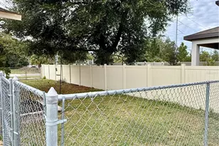 2359/2361 Chestnut Hills Dr, Lakeland, FL 33805 - Photo 11