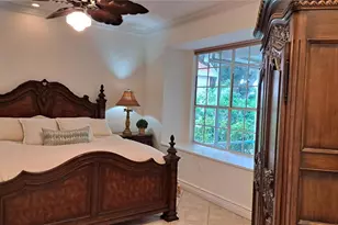 2377 Burton Ln, Sarasota, FL 34239 - Photo 21