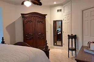 2377 Burton Ln, Sarasota, FL 34239 - Photo 23