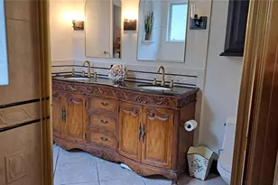 2377 Burton Ln, Sarasota, FL 34239 - Photo 25