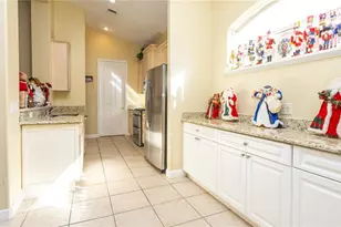 25921 San Rafael Ct, Howey in the Hills, FL 34737 - Photo 9