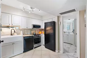 10365 Paradise Blvd, Treasure Island, FL 33706 - Photo 13