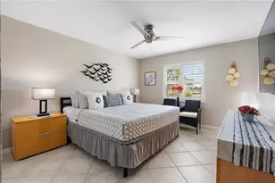 10365 Paradise Blvd, Treasure Island, FL 33706 - Photo 17