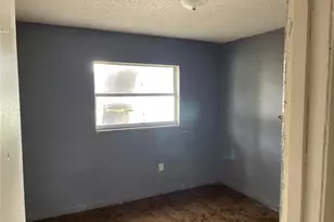 401 Kilgore St, Wildwood, FL 34785 - Photo 5