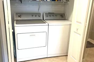 3672 Parkridge Cir, Sarasota, FL 34243 - Photo 23