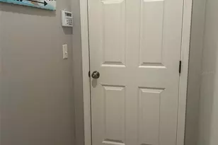 3672 Parkridge Cir, Sarasota, FL 34243 - Photo 21