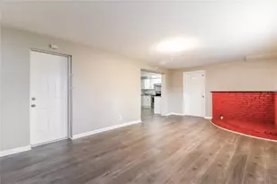 921 Hillside Dr, Lutz, FL 33549 - Photo 5