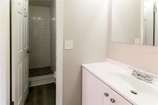 9201 Balfern Ct, Tampa, FL 33615 - Photo 9