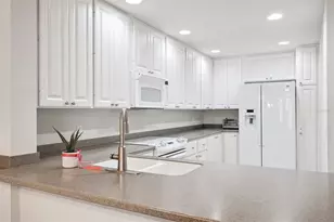 11827 James Bay Dr, Orlando, FL 32827 - Photo 13