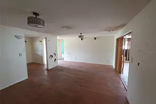 7441 1st St N, Saint Petersburg, FL 33702 - Photo 3