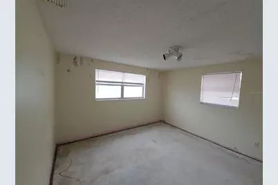 7441 1st Street N, Saint Petersburg, FL 33702 - Photo 15