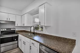 230 S Shore Dr, Eagle Lake, FL 33839 - Photo 9