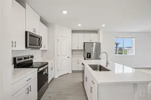 1822 Coolridge Pl, Zephyrhills, FL 33541 - Photo 13