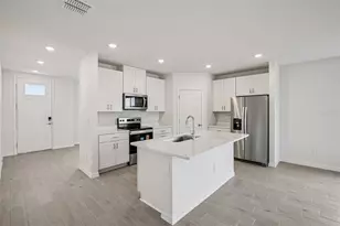 1822 Coolridge Pl, Zephyrhills, FL 33541 - Photo 11