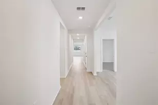 1732 Coolridge Pl, Zephyrhills, FL 33541 - Photo 5