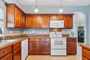 303 Clydesdale Cir, Sanford, FL 32773 - Photo 5