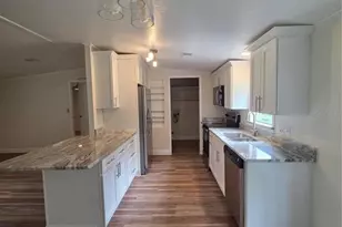 26616 June Ave, Eustis, FL 32736 - Photo 9