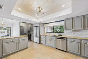 3264 Majestic Oak Dr, Saint Cloud, FL 34771 - Photo 9