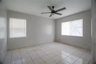 15 N Oxalis Dr, Orlando, FL 32807 - Photo 11